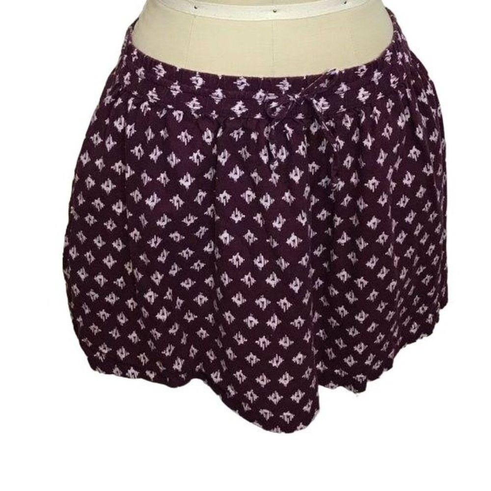 GAP Burgundy and White IKAT S